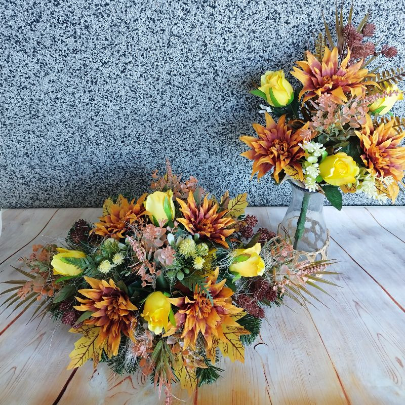 Ikebana a kytica na hrob