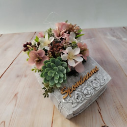 Betónová kniha na hrob