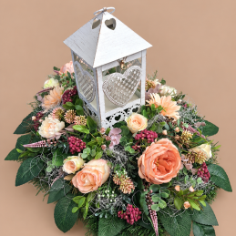 Ikebana na hrob s kahancom